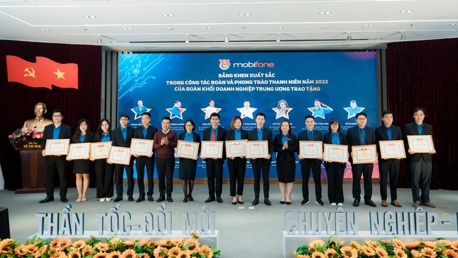 Đoàn MobiFone nhận Cờ thi đua xuất sắc công tác Đoàn và phong trào thanh niên năm 2022 ảnh 4