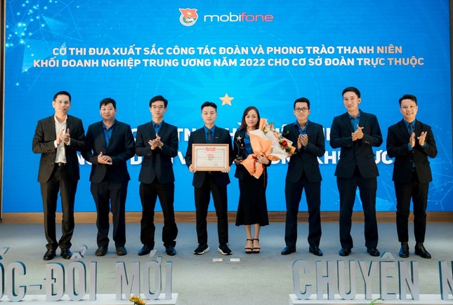Đoàn MobiFone nhận Cờ thi đua xuất sắc công tác Đoàn và phong trào thanh niên năm 2022 ảnh 5