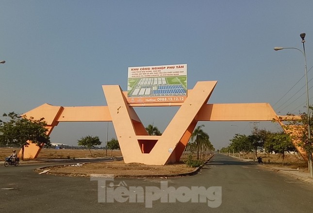 Cận cảnh khu công nghiệp ‘đắp chiếu’ 16 năm ở Bình Dương ảnh 1