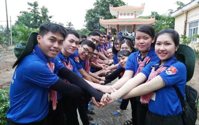 Bí thư thứ nhất Trung ương Đoàn thăm sinh viên tình nguyện Bạc Liêu và Đồng Tháp ảnh 8