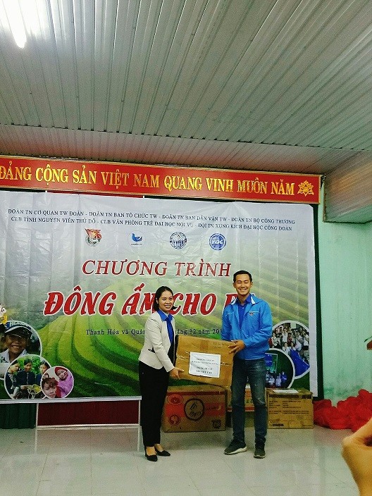 Trung ương Đoàn mang hơi ấm đến học sinh nghèo Quảng Bình ảnh 3