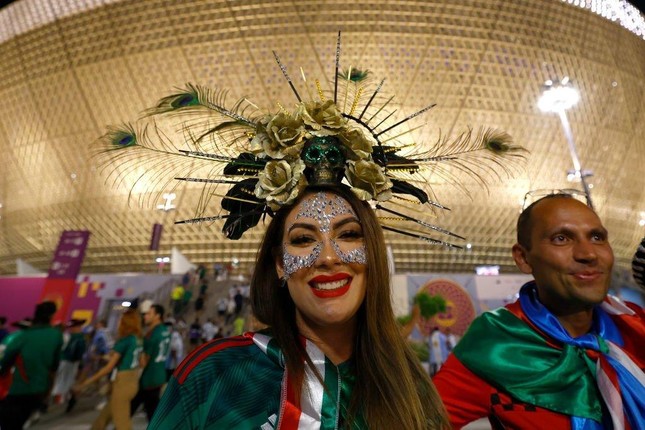 Vẻ đẹp tuyệt mỹ của các CĐV nữ Mexico tại World Cup 2022 - Ảnh 13.