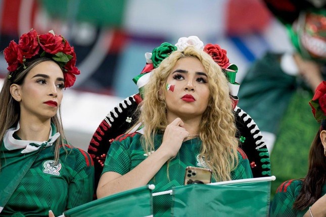 Vẻ đẹp tuyệt mỹ của các CĐV nữ Mexico tại World Cup 2022 - Ảnh 5.