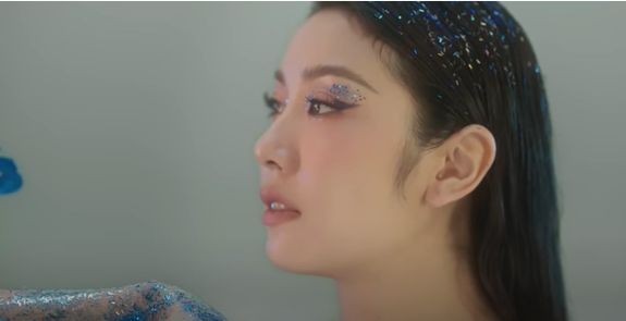 Học thanh nhạc với "O Sen" Ngọc Mai, MV mới của Á hậu Thúy Vân liệu có tiến bộ? ảnh 4