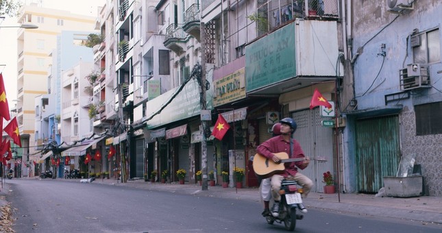 “Sài Gòn trong cơn mưa” ấn định ngày trở lại sau khi trì hoãn, tung hẳn teaser và poster ảnh 6