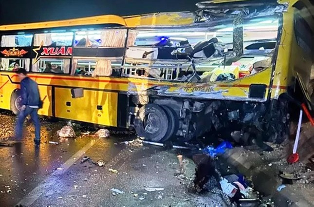 Xác định nguyên nhân ô tô tải tông trực diện xe khách, 15 người thương vong tại Huế ảnh 3