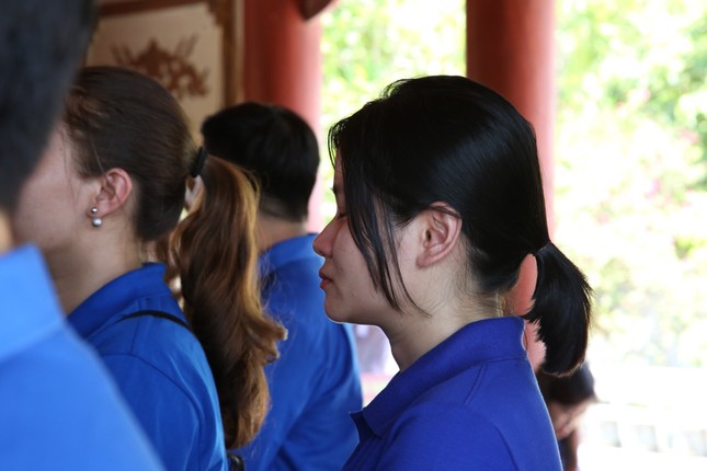Xúc động 'Hành trình tình nguyện theo dấu lịch sử' ảnh 1