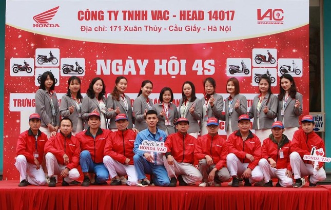 Sinh viên trải nghiệm kỹ năng lái xe an toàn ảnh 1