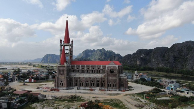 Thánh đường lớn nhất Việt Nam có gì đặc biệt? ảnh 2