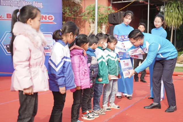 Bắc Giang phát động tình nguyện mùa đông chào mừng thành công Đại hội Đoàn toàn quốc ảnh 1