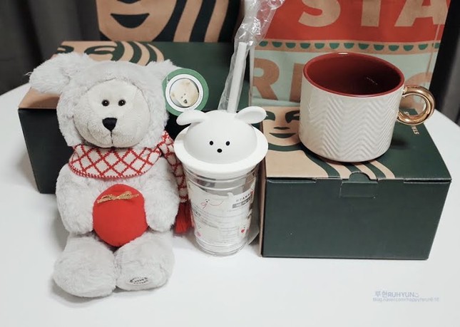 Chiếc cốc này có gì đặc biệt mà fandom nào cũng nhận là có hình ảnh của idol nhà mình? ảnh 5