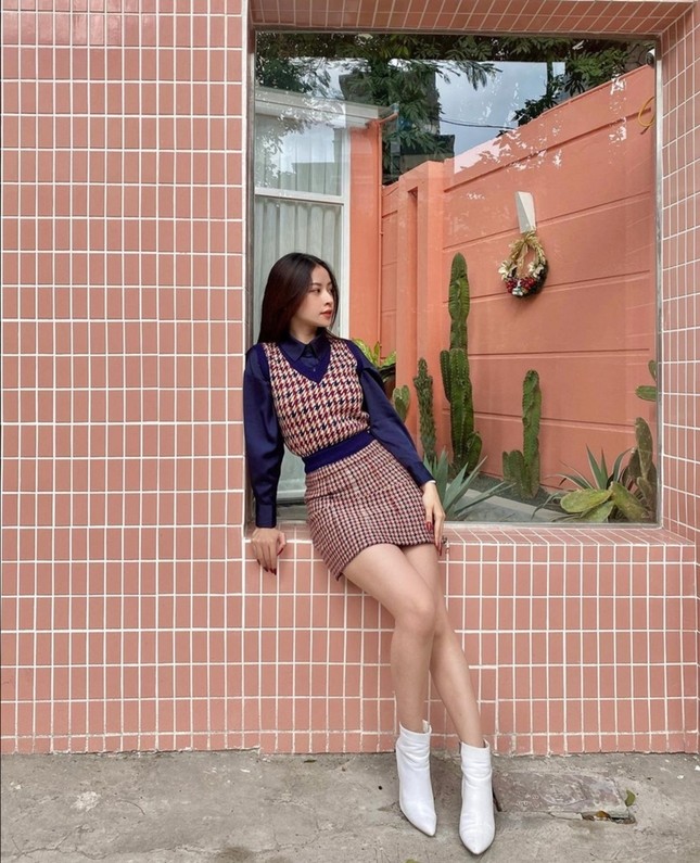 Học ngay Linh Ngọc Đàm và loạt mỹ nhân Việt cách diện đồ Đông vừa ấm lại vừa thời trang ảnh 6