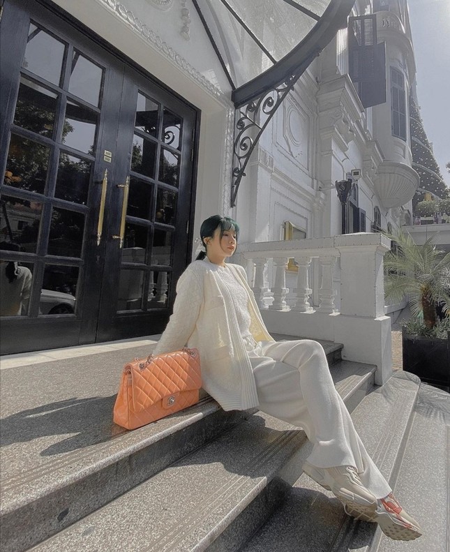 Học ngay Linh Ngọc Đàm và loạt mỹ nhân Việt cách diện đồ Đông vừa ấm lại vừa thời trang ảnh 9