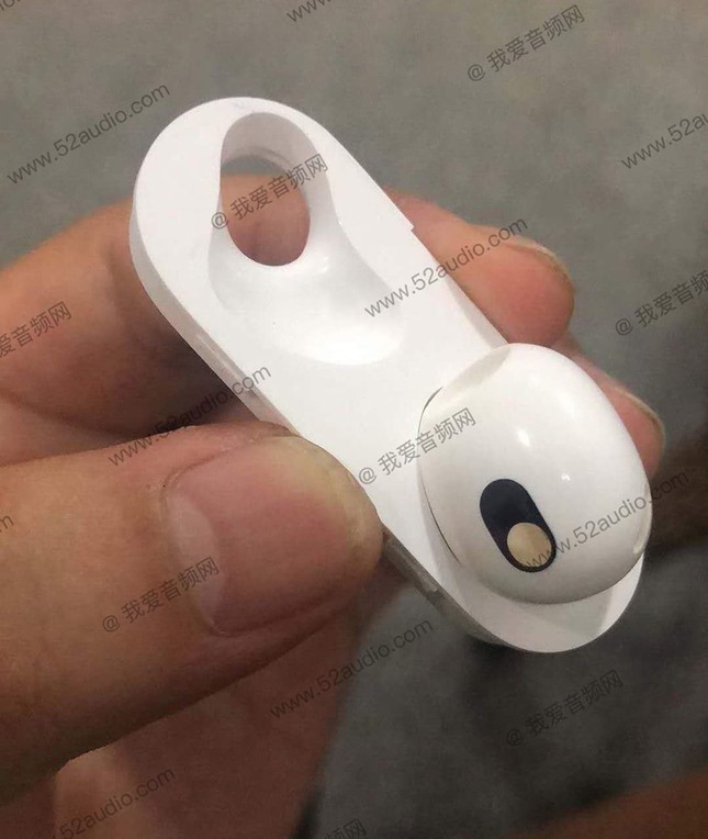 Lộ hình ảnh được cho là AirPods thế hệ thứ 3 có thiết kế tương tự với AirPods Pro ảnh 1