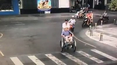 Tạm giữ người chạy xích lô 'chém' gần 3 triệu của du khách Nhật ảnh 1