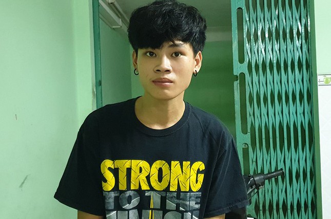 'Yêu râu xanh' dùng dao ép người đàn bà quan hệ tình dục trong hẻm khai gì? ảnh 1