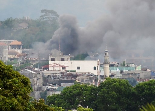 Quân đội Philippines tấn công nhóm khủng bố thân IS ở Marawi ảnh 3