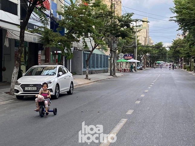 Những hình ảnh đầy cảm xúc ghi từ bên trong khu vực phong tỏa tại Đà Nẵng ảnh 9