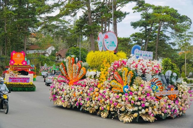 Đắm mình trong Festival hoa Đà Lạt: Nhiều hoạt động thú vị, "ngã đâu cũng có ảnh đẹp"! ảnh 5
