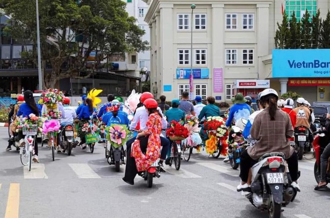 Đắm mình trong Festival hoa Đà Lạt: Nhiều hoạt động thú vị, "ngã đâu cũng có ảnh đẹp"! ảnh 4
