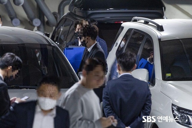 Lý do công ty quản lý của Park Min Young, Lee Seung Gi bị khám xét: Nghi ngờ có tham ô! ảnh 1