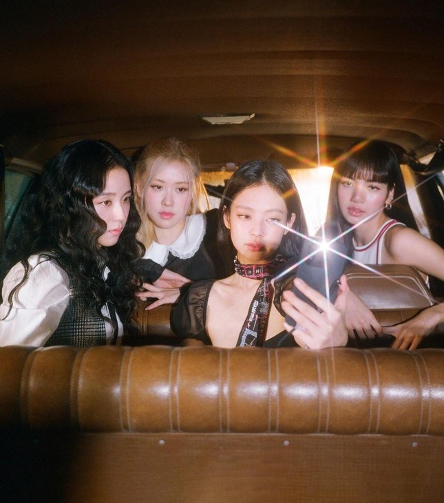 BLACKPINK được vinh danh Nghệ sĩ giải trí của năm, xuất hiện trên ảnh bìa tạp chí TIME ảnh 5