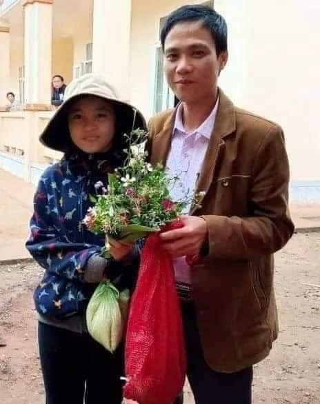 Rưng rưng trước những món quà trò vùng cao tặng thầy cô nhân ngày 20/11 ảnh 4