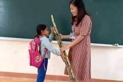 Rưng rưng trước những món quà trò vùng cao tặng thầy cô nhân ngày 20/11 ảnh 3