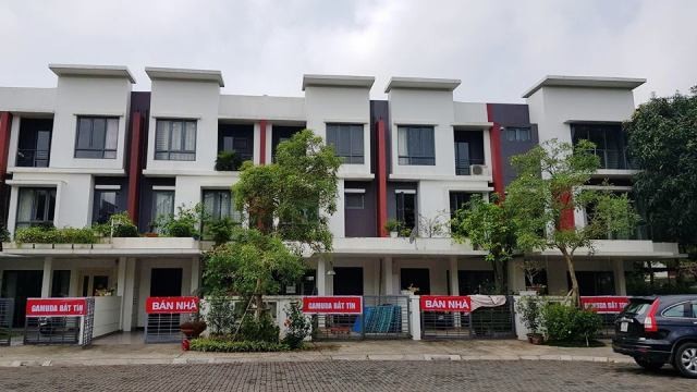 Cư dân căng băng rôn phản đối Gamuda Gardens lật kèo ảnh 8