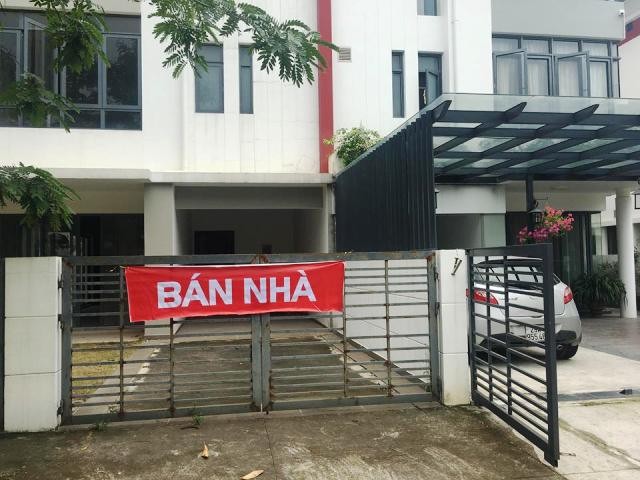 Cư dân căng băng rôn phản đối Gamuda Gardens lật kèo ảnh 7