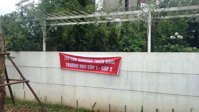 Cư dân căng băng rôn phản đối Gamuda Gardens lật kèo ảnh 5