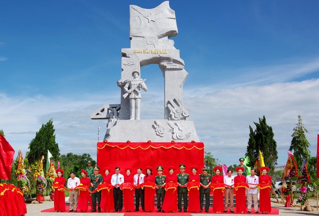 Những người lính quân hàm xanh trên mặt trận đặc biệt ảnh 2