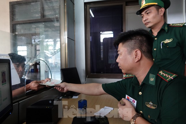 Biên phòng Lao Bảo liên tiếp đánh án trong mùa dịch ảnh 6