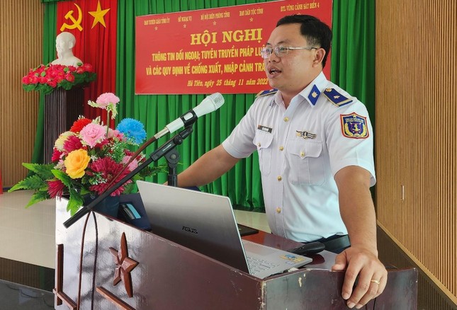 Đoàn viên Cảnh sát biển tuyên truyền pháp luật về biển đảo tại Kiên Giang ảnh 2