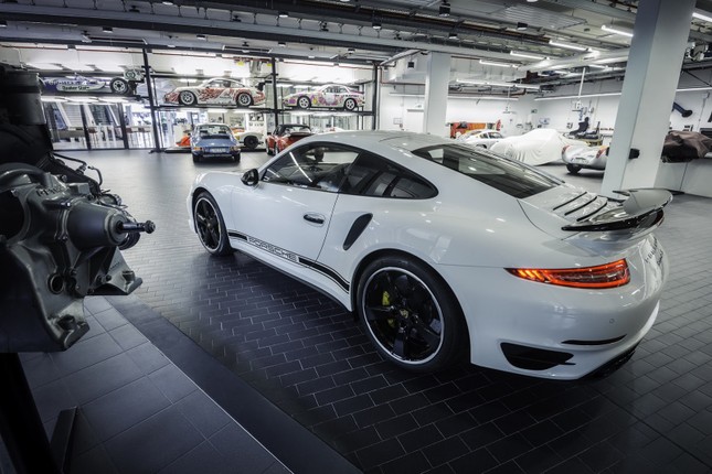 Porsche giới thiệu siêu phẩm đặc biệt 911 Turbo S GB Edition ảnh 3
