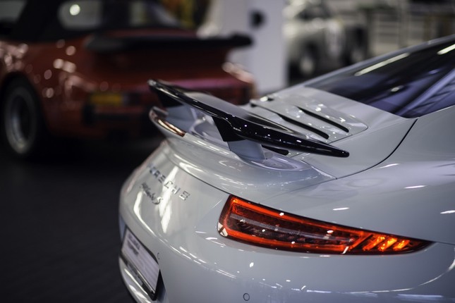 Porsche giới thiệu siêu phẩm đặc biệt 911 Turbo S GB Edition ảnh 4
