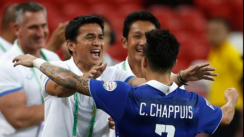 LĐBĐ Thái Lan bật đèn xanh để Kiatisak ra đi ảnh 1