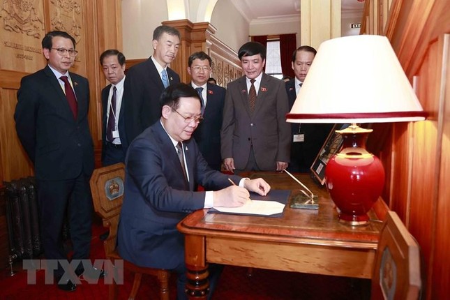 Chủ tịch Quốc hội Vương Đình Huệ hội kiến Toàn quyền New Zealand ảnh 7