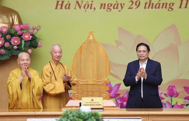 Thủ tướng tiếp đoàn đại biểu lãnh đạo Giáo hội Phật giáo Việt Nam ảnh 3