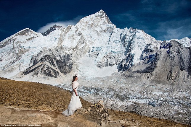 Cặp đôi kiên trì leo núi suốt 3 tuần để kết hôn trên đỉnh Everest ảnh 13