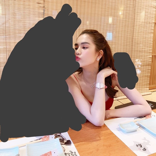 Lần đầu đăng ảnh tình tứ bạn trai mới, Ngọc Trinh khiến nhiều fan nhận vơ ảnh 1