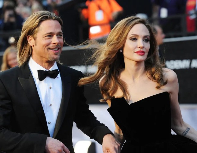 Brad Pitt không dáм yêυ siêυ мẫυ nội y vì Angelina Jolie ảnh 1
