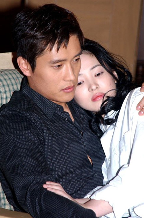 Lee Byung Hun và Song Hye Kyo từng là một cặp tình nhân đẹp của cả trên phim lẫn ngoài đời sau khi tham gia phim truyền hình