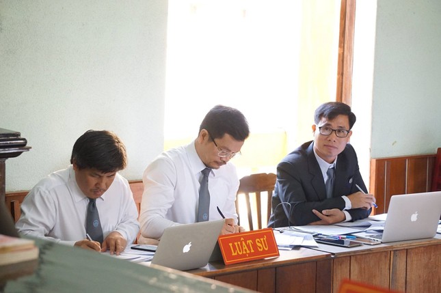 Vụ bà Phương Hằng: Luật sư kiến nghị xác định lại tư cách tham gia tố tụng của nhà báo Đức Hiển ảnh 1