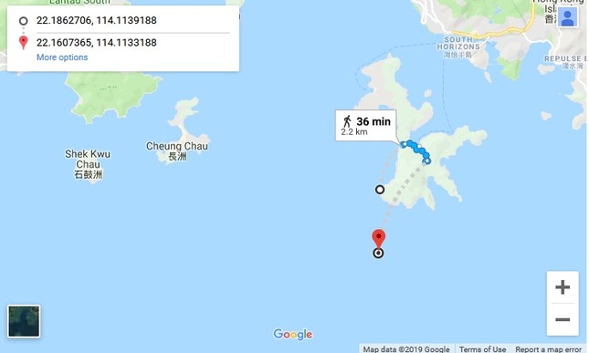 Tàu Việt Nam bốc cháy trên biển Hong Kong ảnh 1