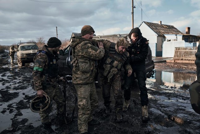 Binh sĩ Ukraine nói bị chấn động tâm lý sau những gì nhìn thấy trên chiến trường - Ảnh 1.