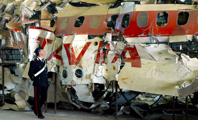 Cựu thủ tướng Ý cáo buộc tên lửa Pháp bắn nhầm máy bay chở 81 người khi cố ám sát lãnh đạo Libya