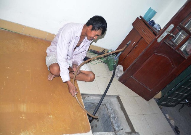 Cuộc sống người dân Hà Nội đảo lộn vì mất nước ảnh 2