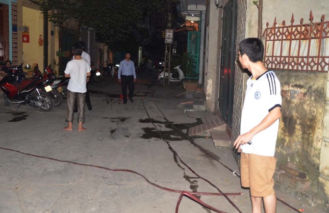 Cuộc sống người dân Hà Nội đảo lộn vì mất nước ảnh 14