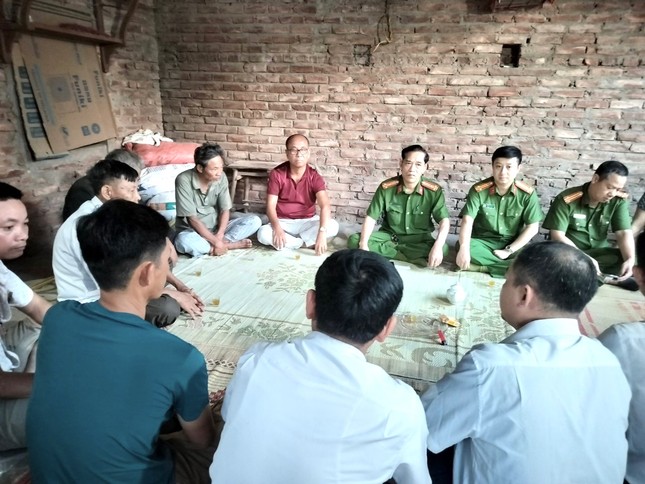 Công an huyện Mỹ Đức xin lỗi gia đình nuôi hai con dê bị bắn chết ảnh 1